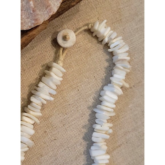 White Natural Clam Shell Bead Choker Necklace Hawaiian 16" Surfer Unisex - Picture 5 of 5